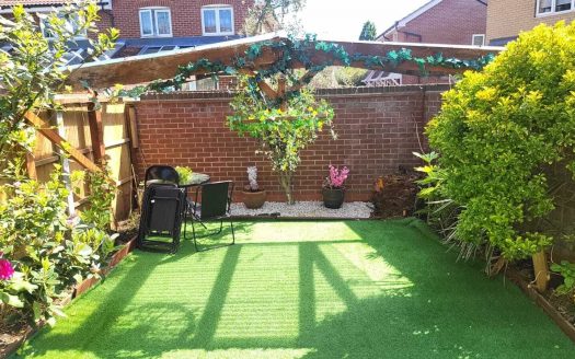 3-Bedroom House to Rent – Griggs Close, Ilford, Essex IG3