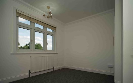 4-Bedroom Terraced House to Rent – Parsonage Road, RM13