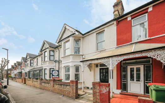 5-Bedroom Terraced House to Rent – Caulfield Road, London E6