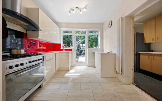 3-Bedroom Terraced House for Rent – Henniker Gardens, East Ham E6