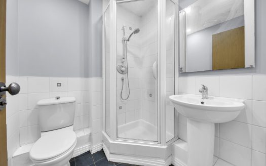 Modern 2-Bedroom, 2-Bathroom Apartment – Hewetts Quay, IG11