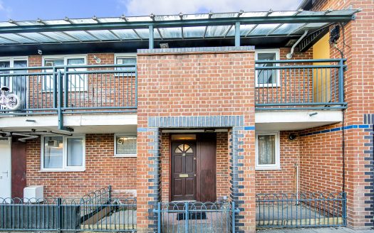 Modern 1-Bedroom Flat to Rent in Ilford (IG5) – Available September 2025