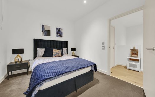 Modern 2 Bedroom Apartment – Douglass Tower, 9 Goodluck Hope Walk, E14