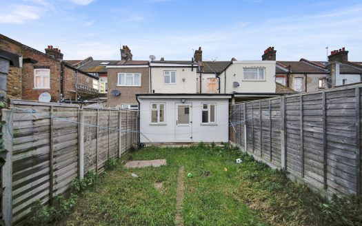 3-Bedroom Terraced House for Rent – Masterman Road, London E6