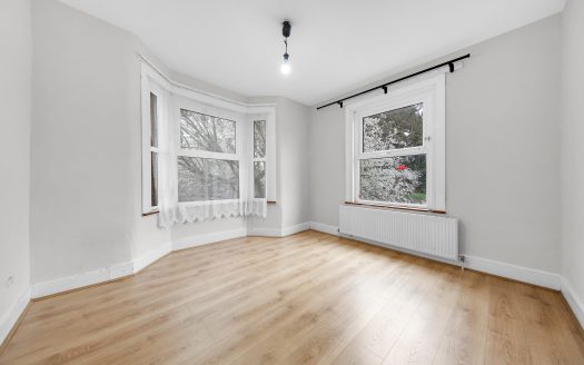4 Bedroom Semi-Detached House to Rent – Winns Avenue, Walthamstow E17