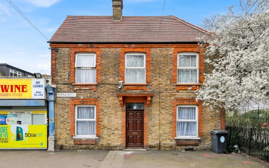 4 Bedroom Semi-Detached House to Rent – Winns Avenue, Walthamstow E17