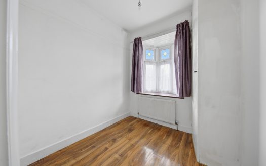 3-Bedroom house for Rent – Fairlop road,IG6 2EN