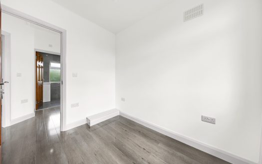 Newly Renovated 3-Bedroom House for Rent – KIRKLAND AVENUE, ILFORD, ESSEX,IG5 0TQ.